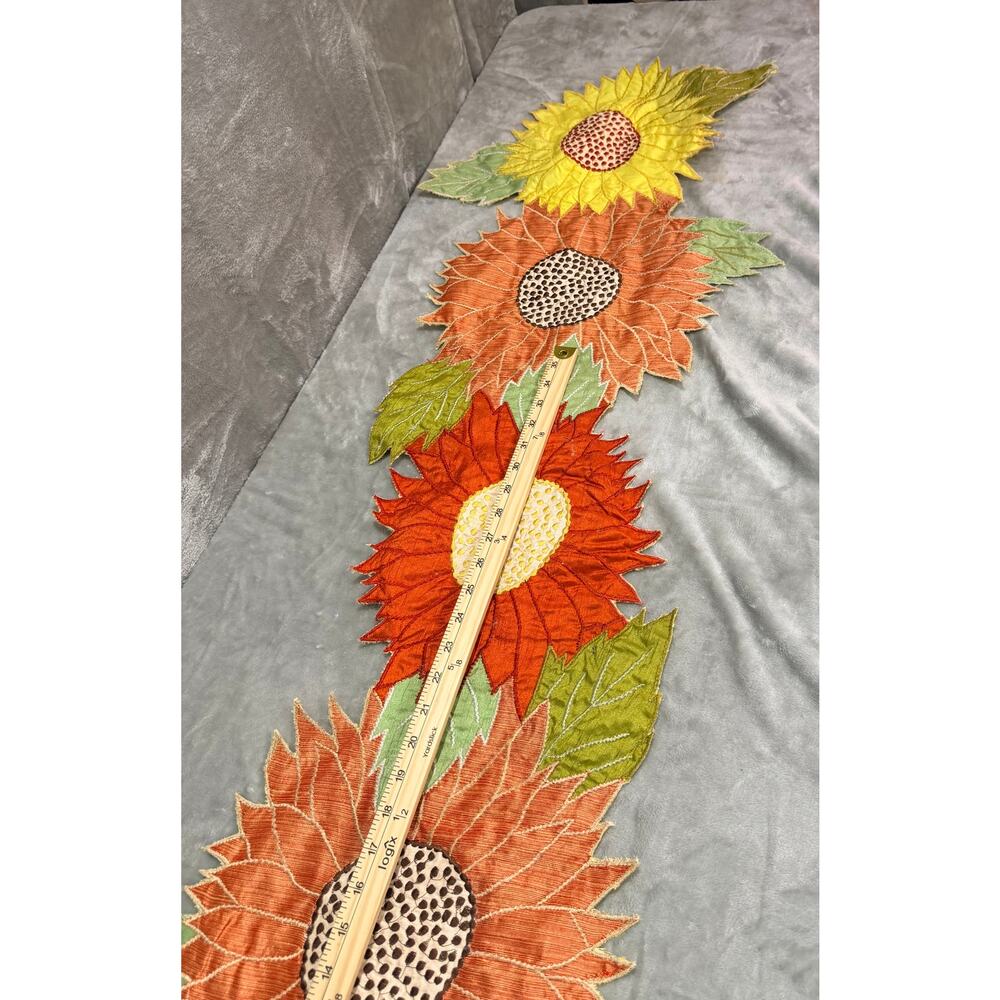 Vintage Sunflower Embroidered Table Runner Fall Harvest Autumn Decor - Picture 5 of 5